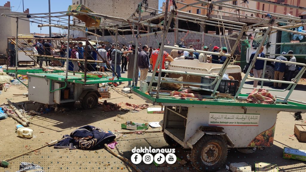 عاجل.. حملة واسعة لتحرير الملك العمومي بمحيط السوق البلدي المسيرة بالداخلة