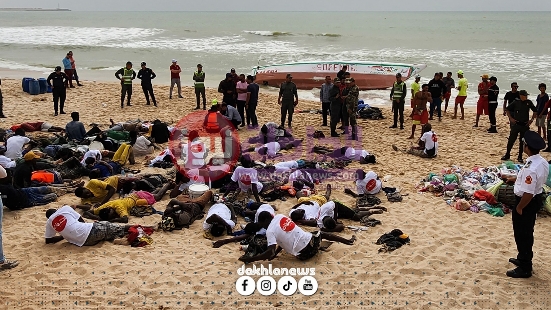 بعد 8 أيام بمياه المُحيط.. جنوح قارب يحمل 57 مرشحاً للهـ..ـجرة غير النظامية بشاطئ ‘فم لبير’ بالداخلة